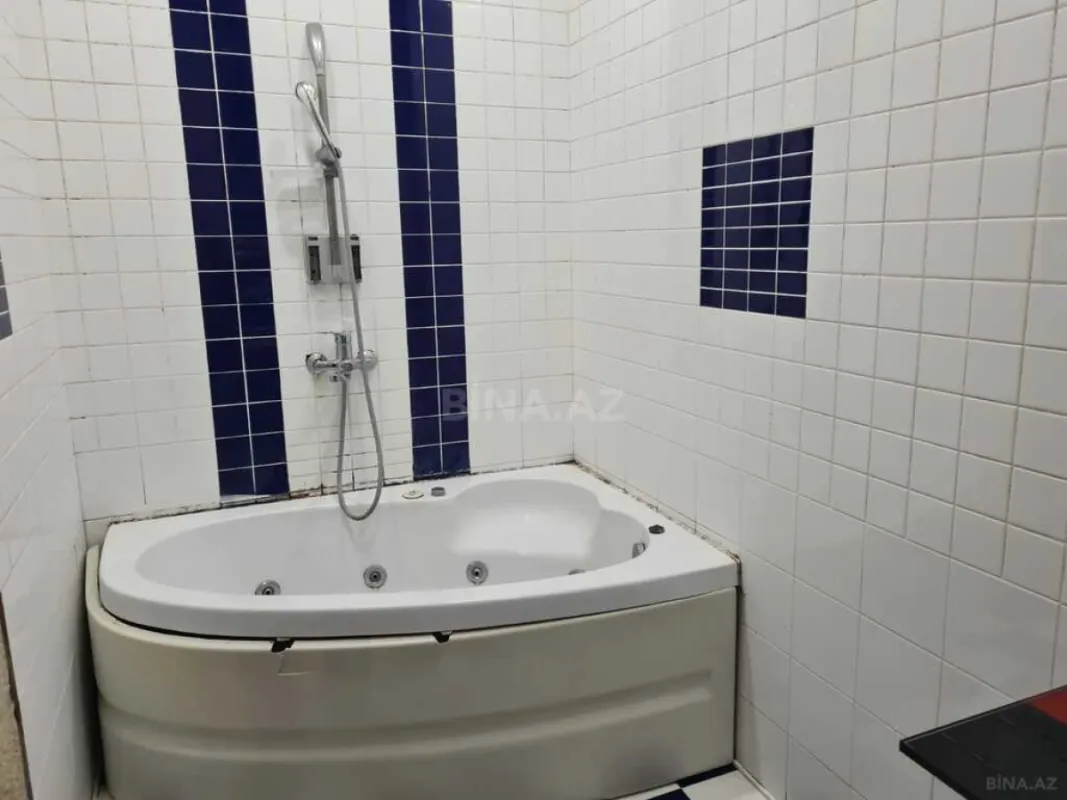 Satılır 4 otaqlı mənzil 160 m²