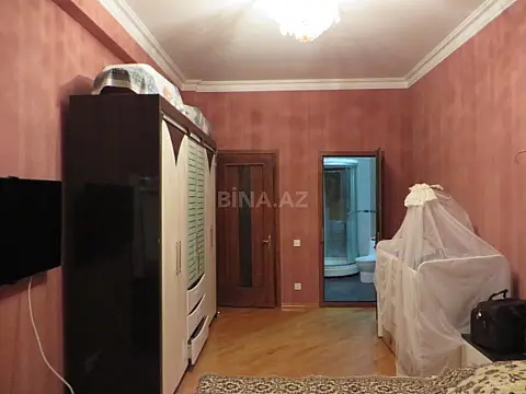Satılır 4 otaqlı mənzil 160 m²