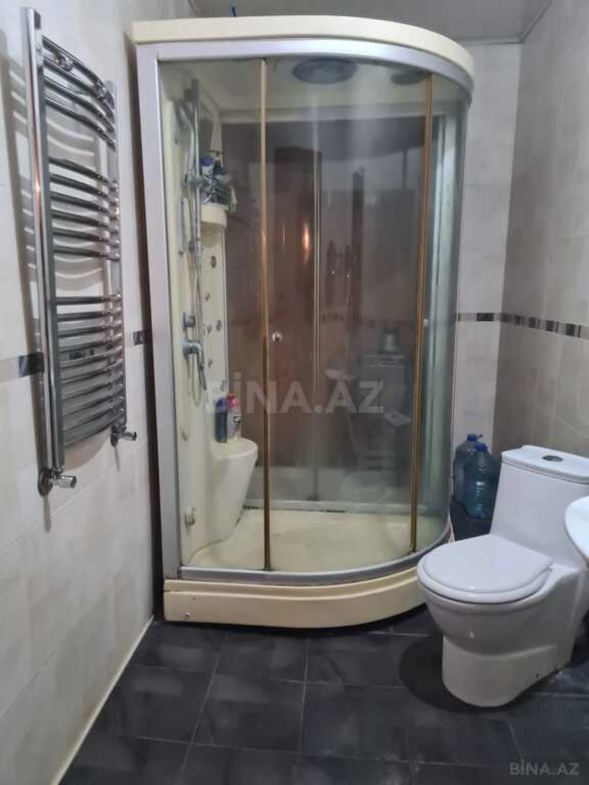 Satılır 4 otaqlı mənzil 160 m²