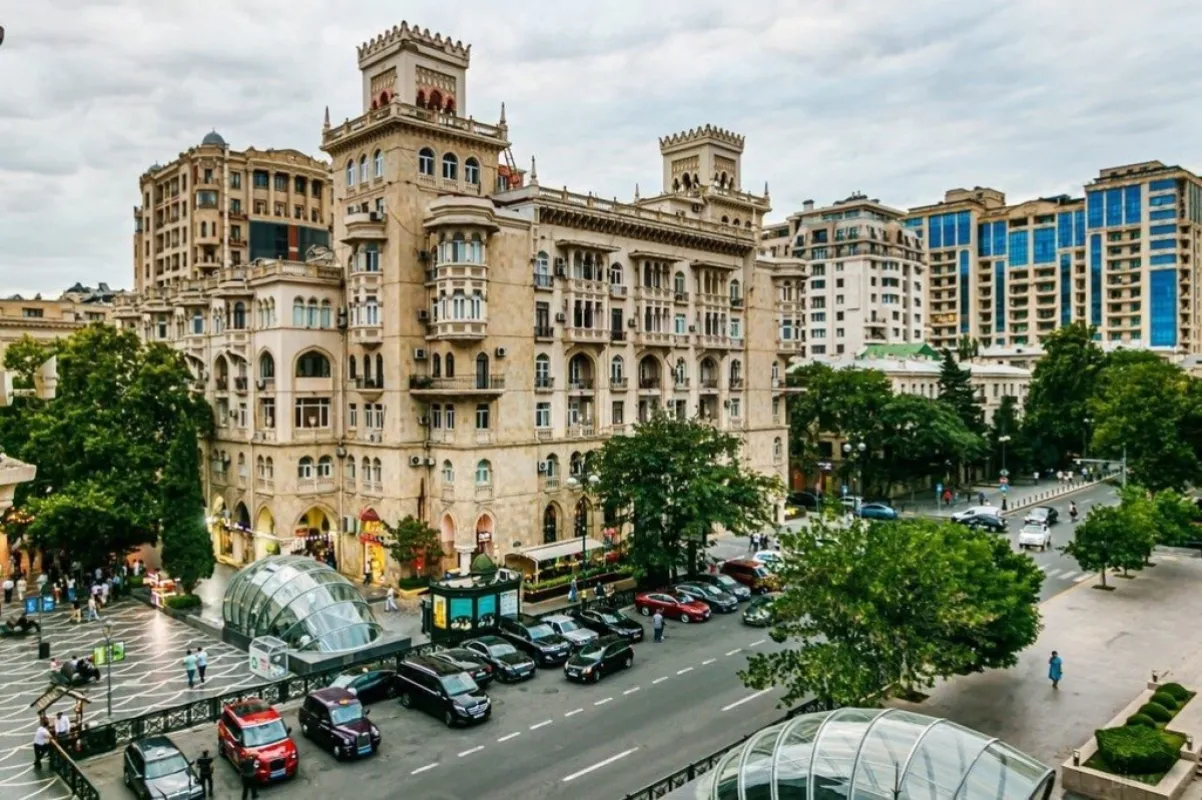 Kirayə verilir 3 otaqlı mənzil 120 m²