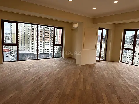 Satılır 4 otaqlı mənzil 182 m²