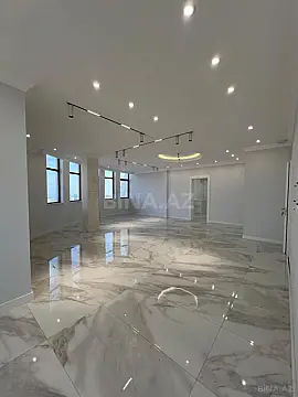 Satılır 5 otaqlı mənzil 290 m²