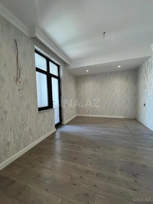 Satılır 5 otaqlı mənzil 290 m²
