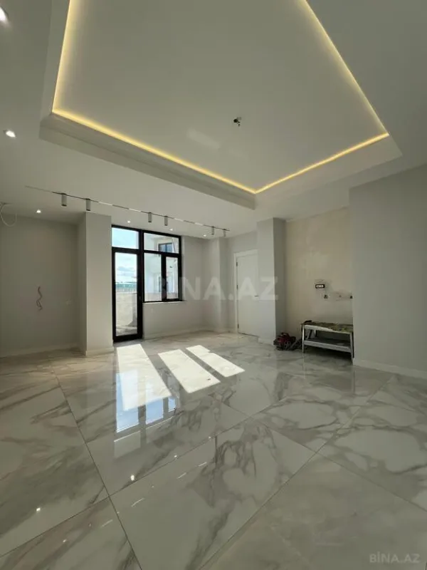 Satılır 5 otaqlı mənzil 290 m²