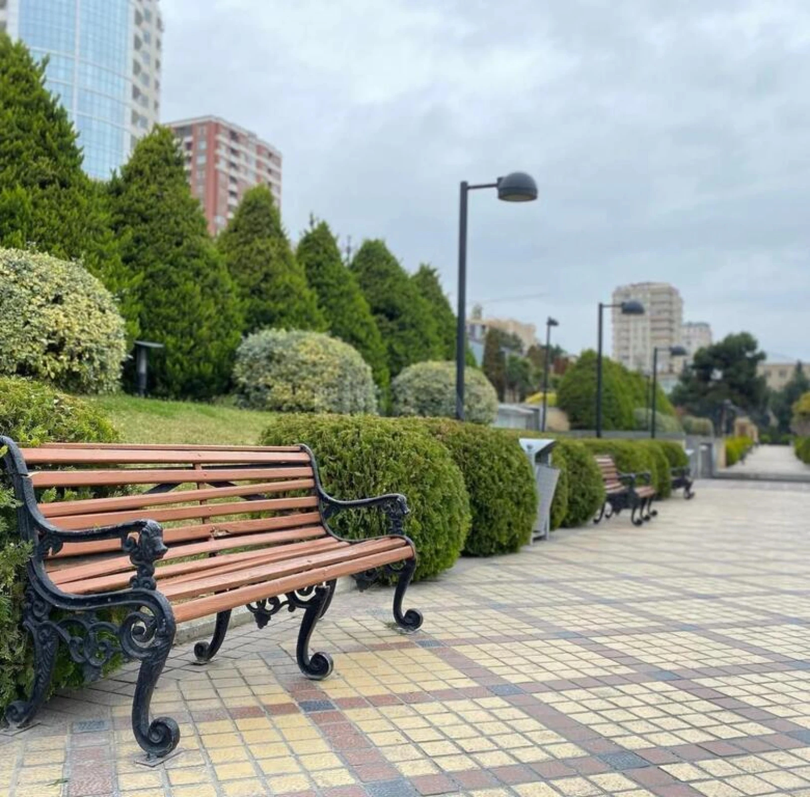 Satılır 5 otaqlı mənzil 290 m²