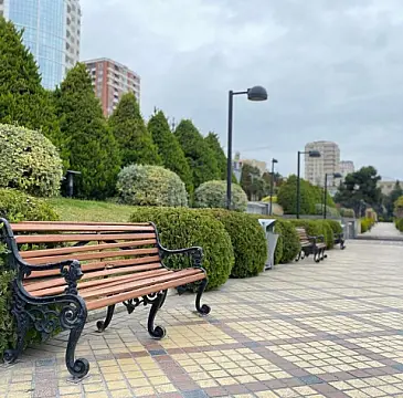 Satılır 5 otaqlı mənzil 290 m²