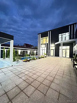 Satılır 5 otaqlı həyət evi 200 m²