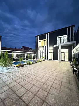 Satılır 5 otaqlı həyət evi 200 m²