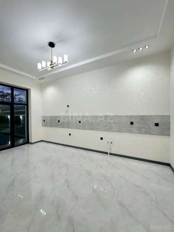 Satılır 5 otaqlı həyət evi 200 m²