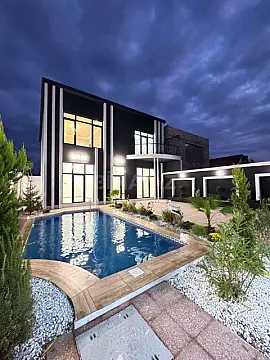 Satılır 5 otaqlı həyət evi 200 m²