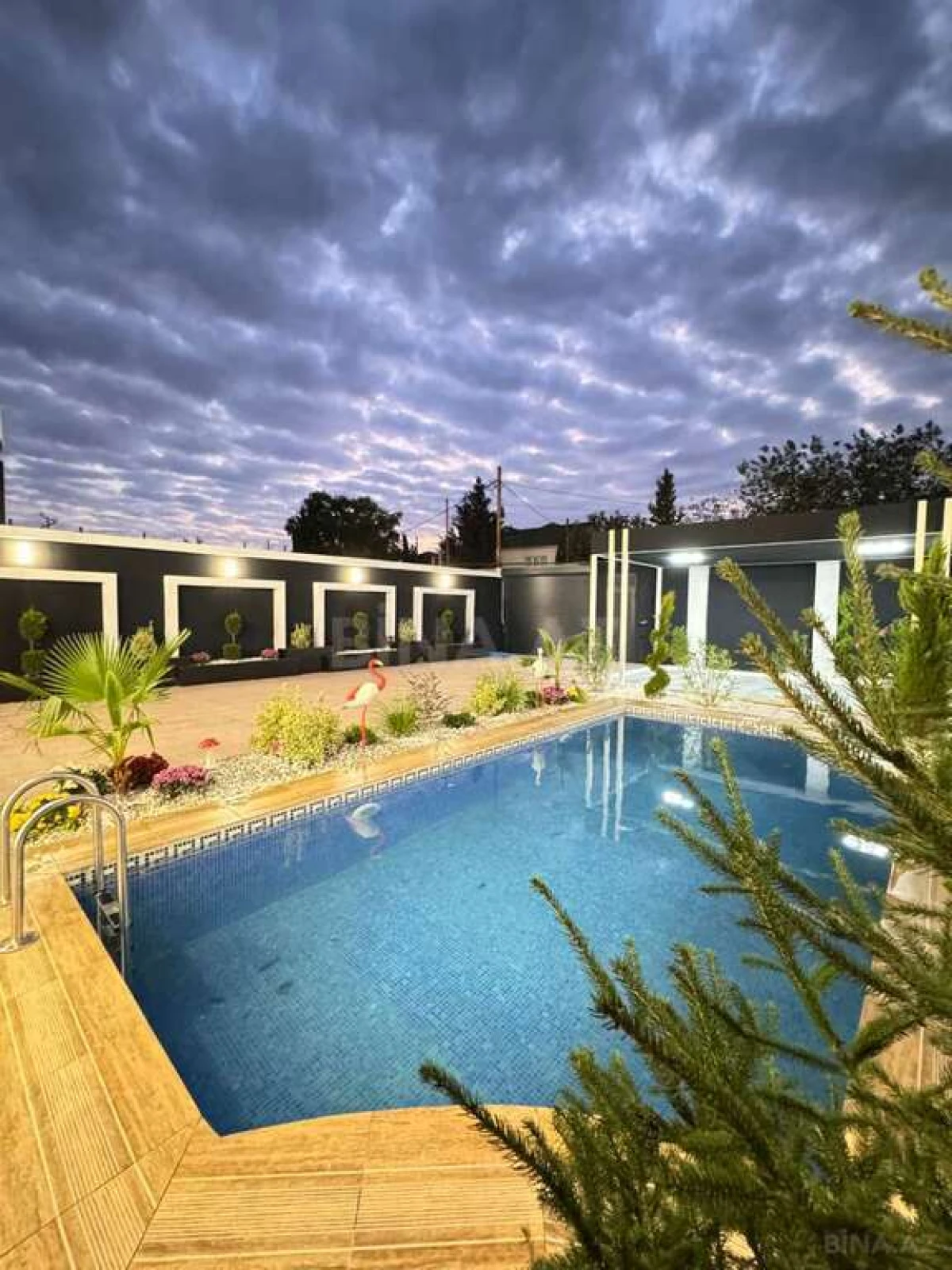 Satılır 5 otaqlı həyət evi 200 m²