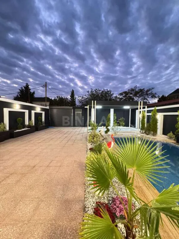 Satılır 5 otaqlı həyət evi 200 m²