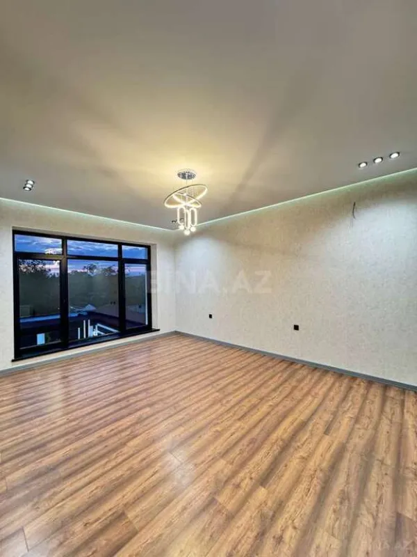 Satılır 5 otaqlı həyət evi 200 m²
