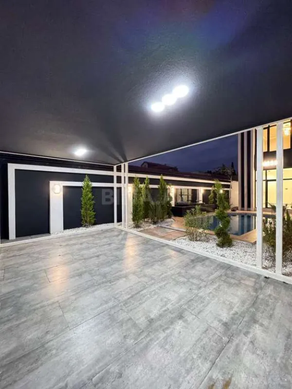 Satılır 5 otaqlı həyət evi 200 m²