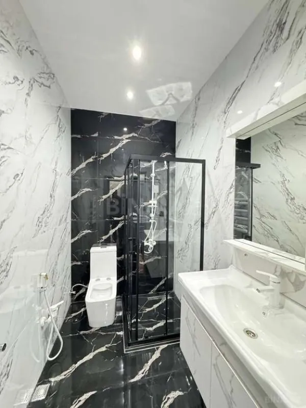 Satılır 5 otaqlı həyət evi 200 m²