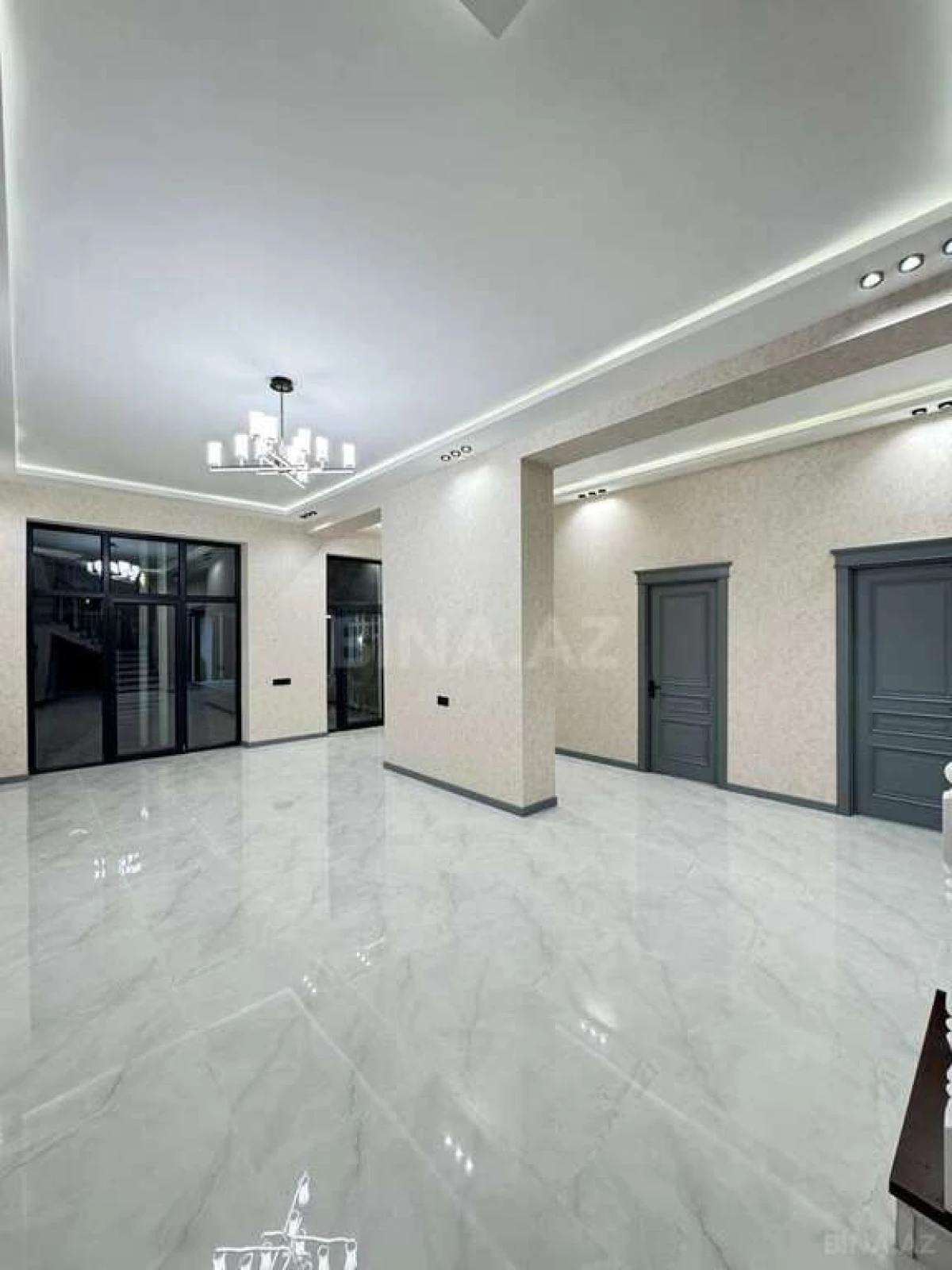 Satılır 5 otaqlı həyət evi 200 m²