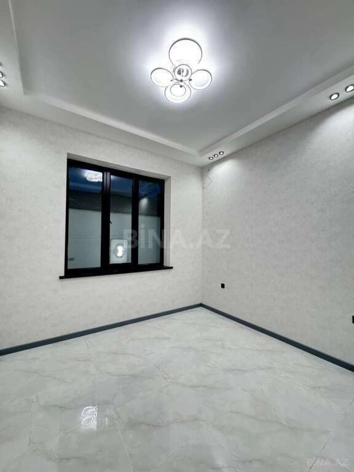 Satılır 5 otaqlı həyət evi 200 m²
