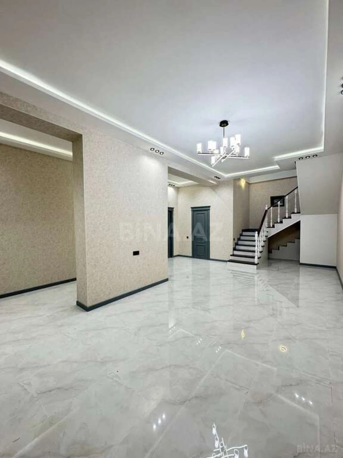 Satılır 5 otaqlı həyət evi 200 m²
