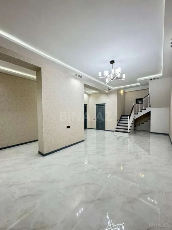 Satılır 5 otaqlı həyət evi 200 m²
