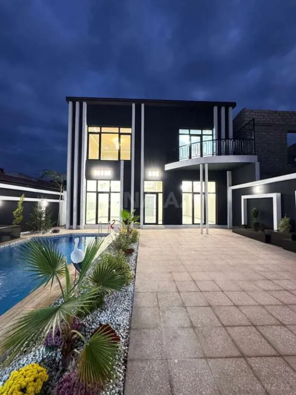 Satılır 5 otaqlı həyət evi 200 m²