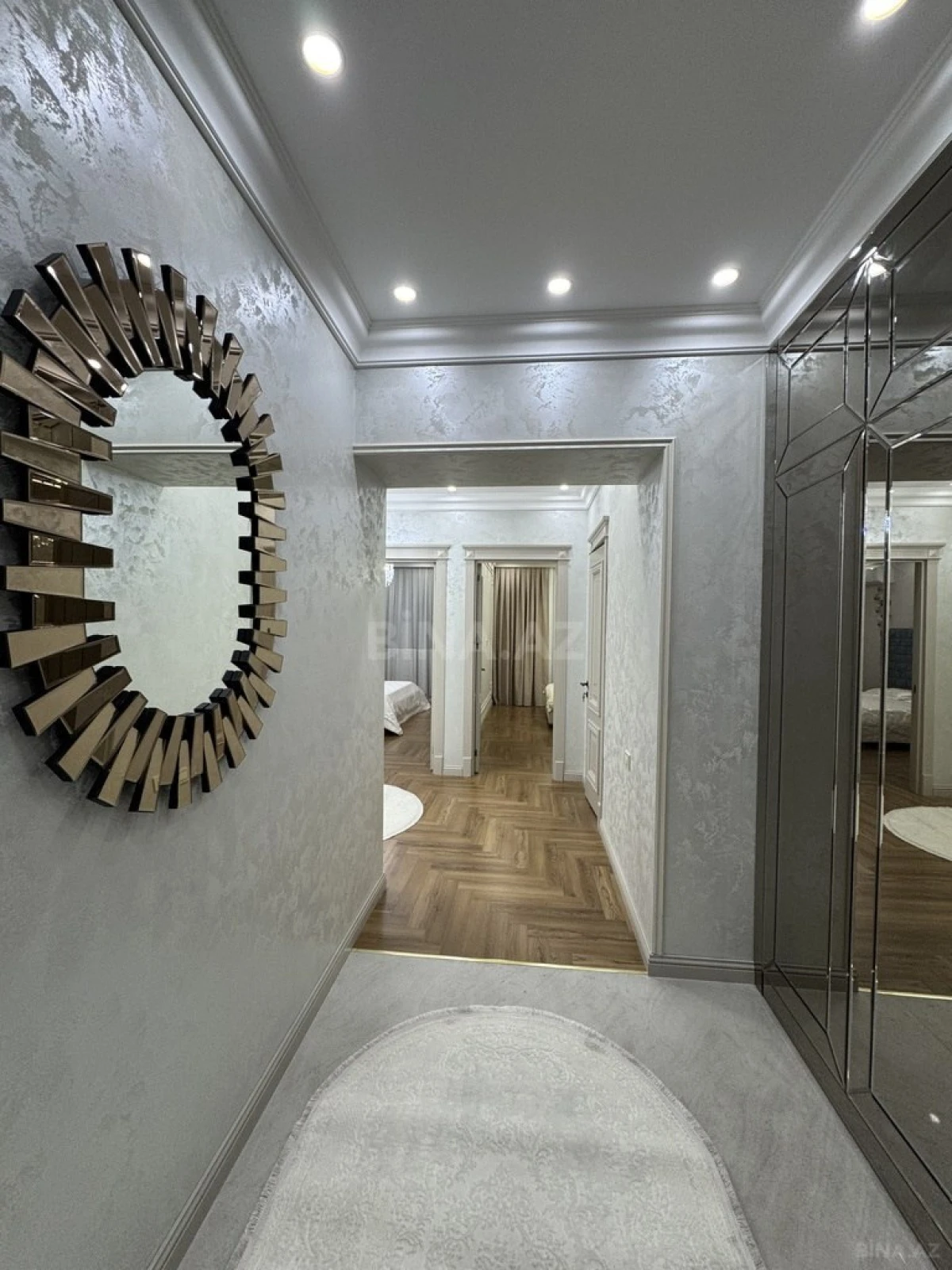 Satılır 3 otaqlı mənzil 106 m²