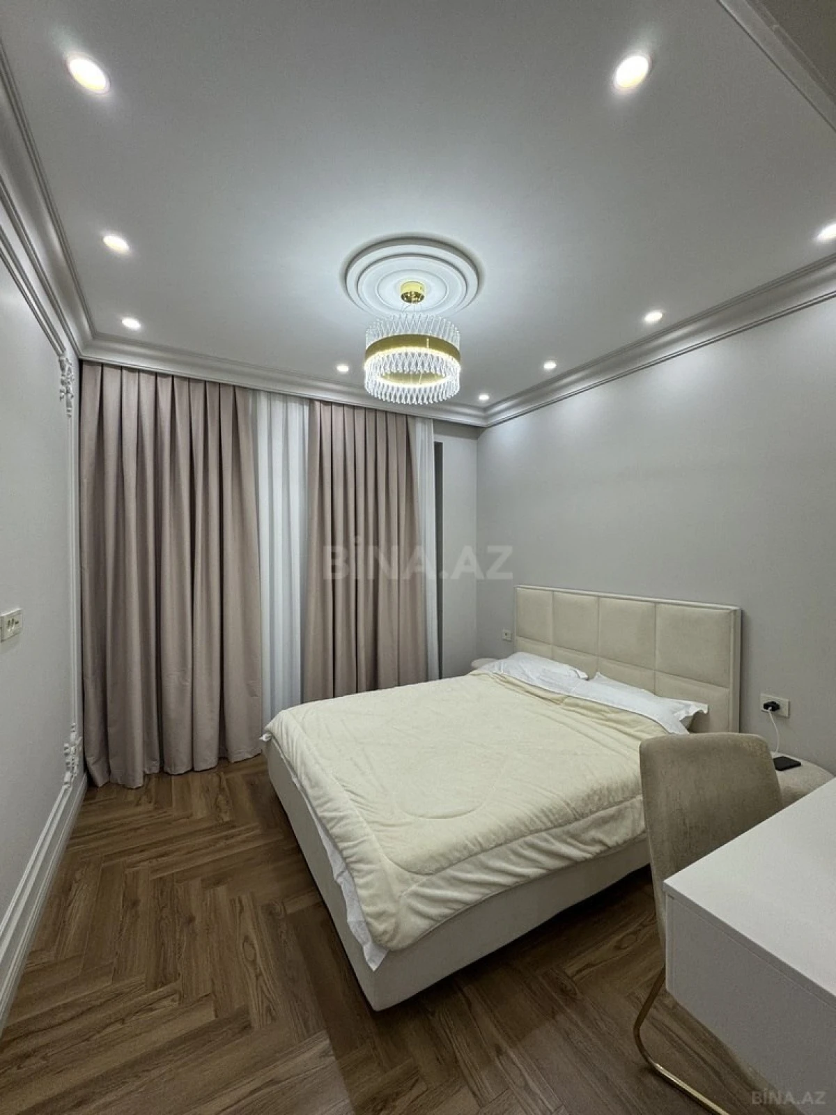 Satılır 3 otaqlı mənzil 106 m²