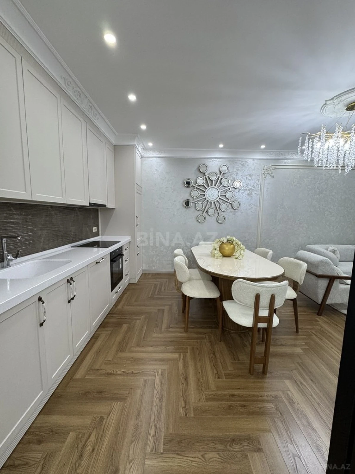 Satılır 3 otaqlı mənzil 106 m²