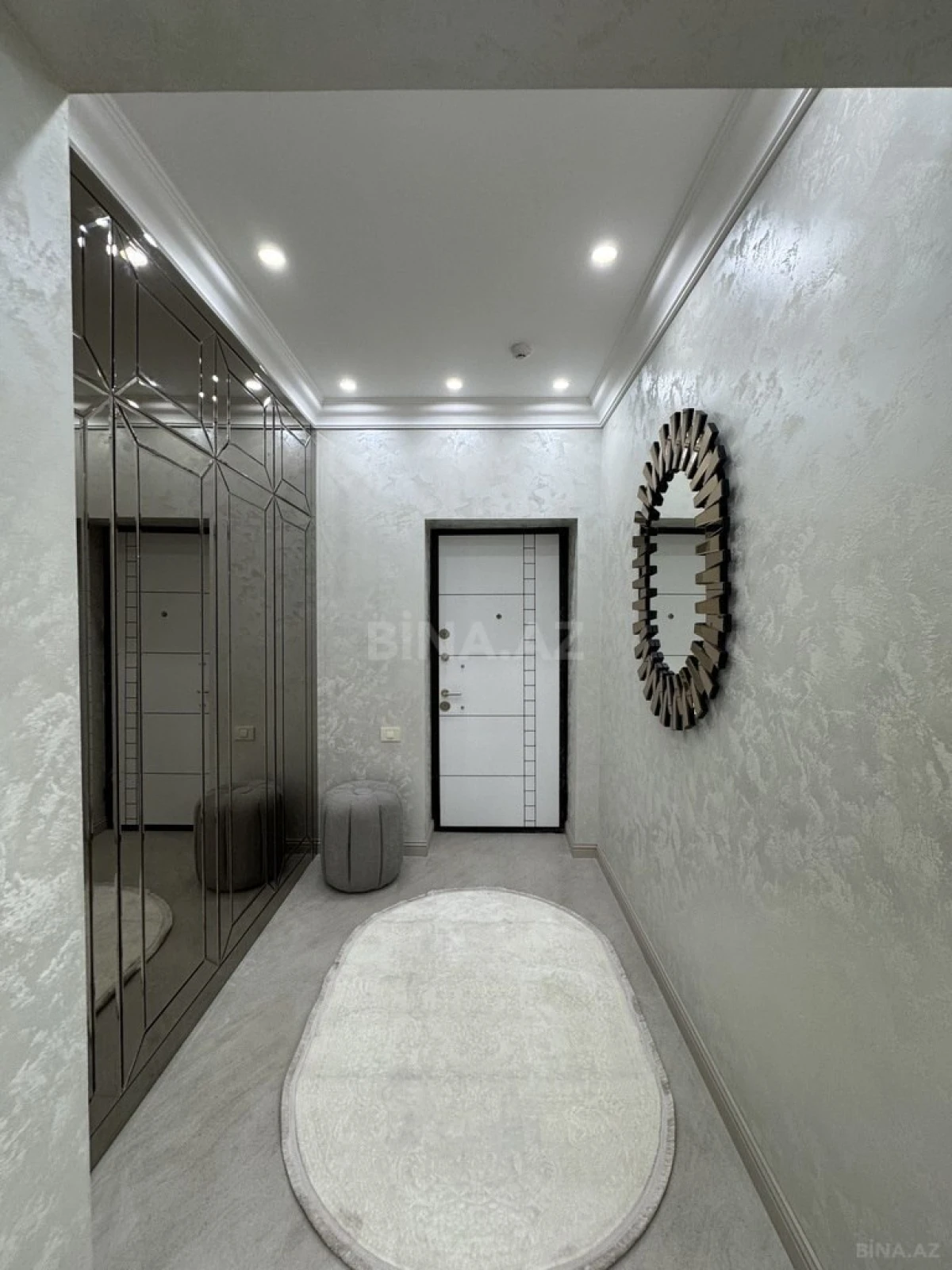 Satılır 3 otaqlı mənzil 106 m²