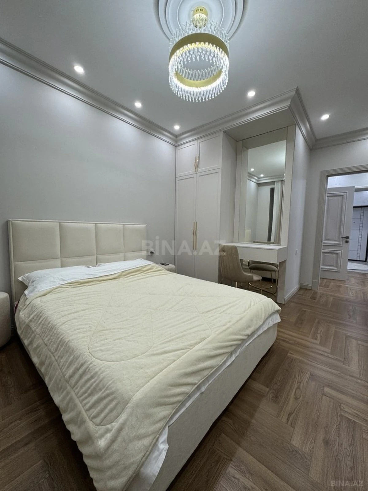 Satılır 3 otaqlı mənzil 106 m²