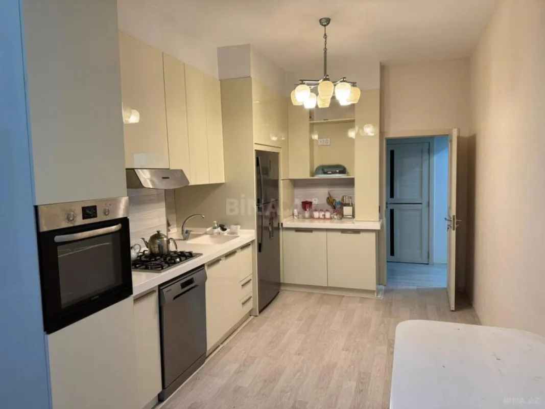 Satılır 3 otaqlı mənzil 120 m²