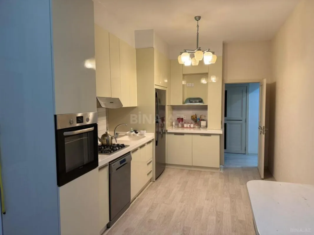 Satılır 3 otaqlı mənzil 120 m²