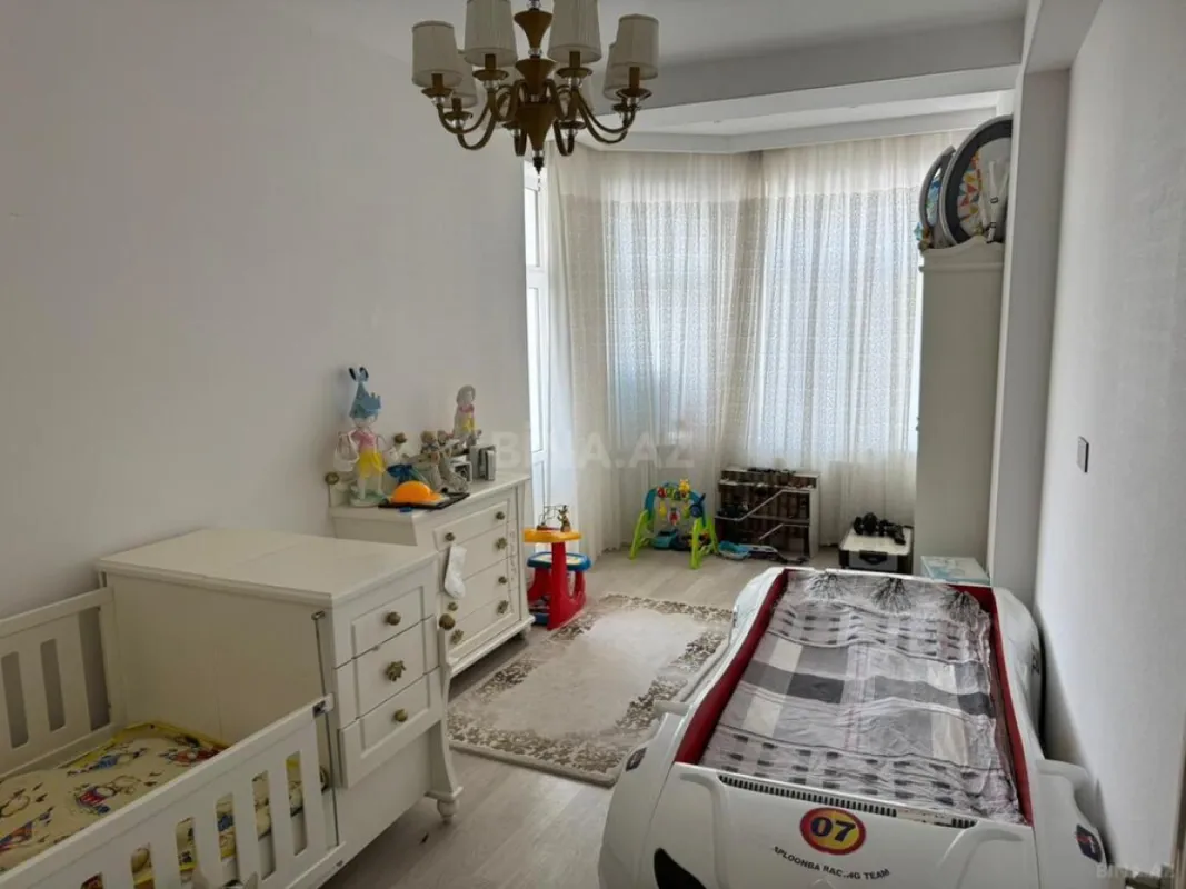 Satılır 3 otaqlı mənzil 120 m²