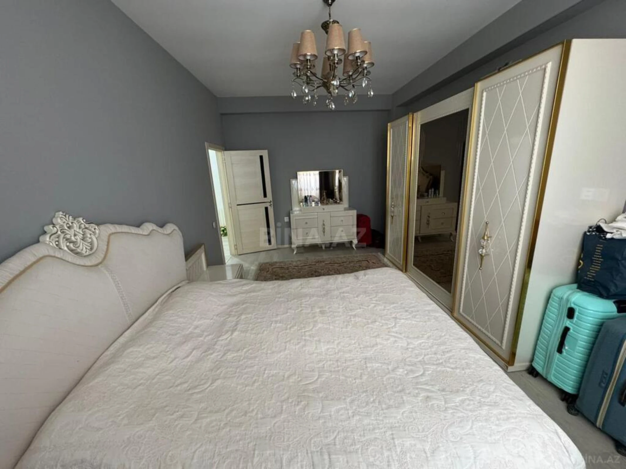 Satılır 3 otaqlı mənzil 120 m²