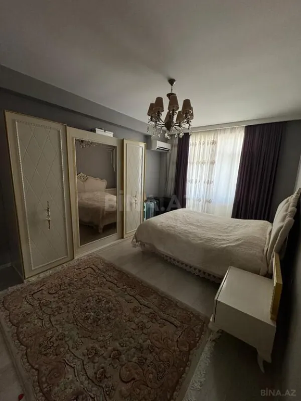 Satılır 3 otaqlı mənzil 120 m²