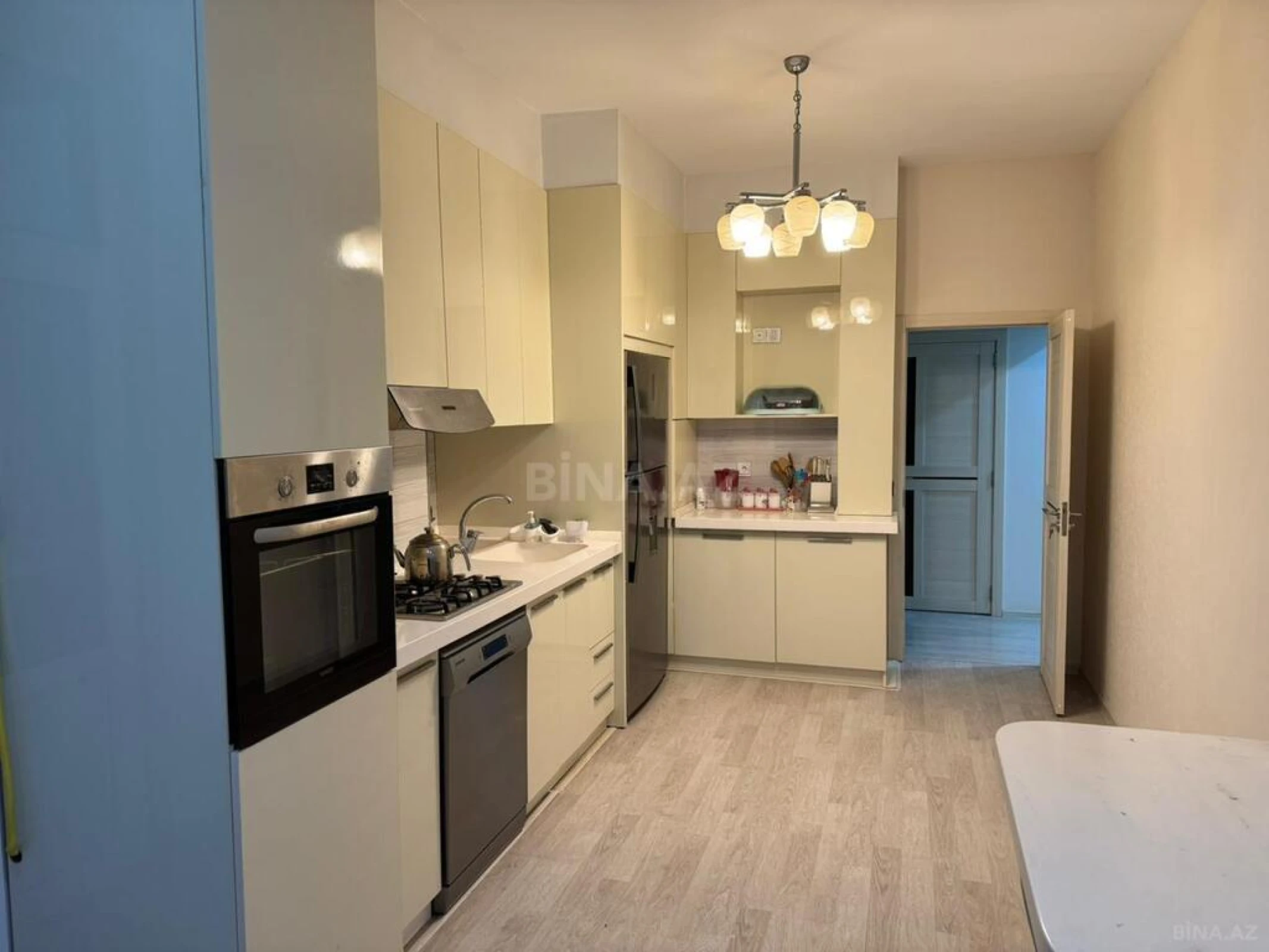 Satılır 3 otaqlı mənzil 120 m²