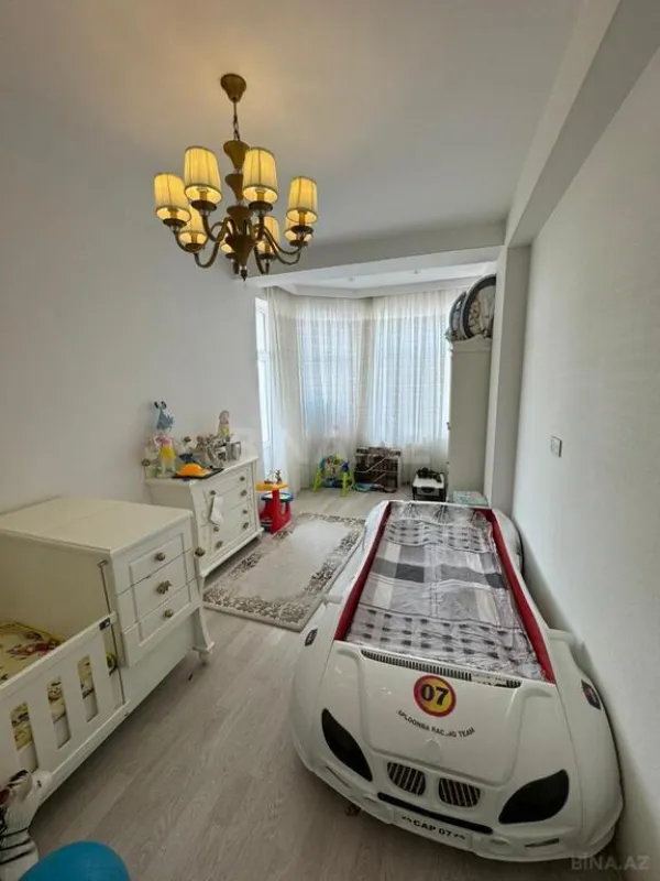 Satılır 3 otaqlı mənzil 120 m²