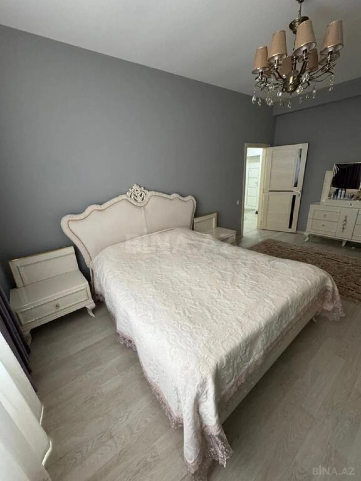 Satılır 3 otaqlı mənzil 120 m²