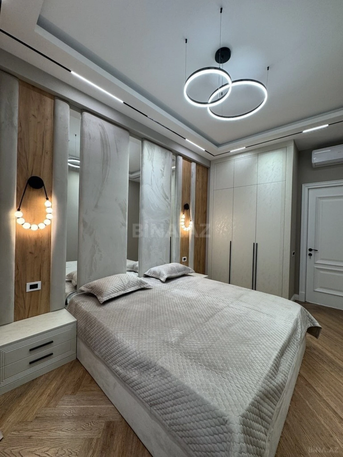 Satılır 2 otaqlı mənzil 68 m²