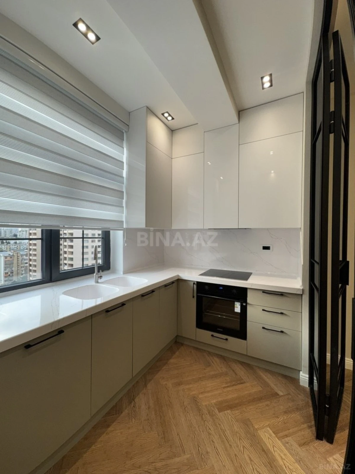 Satılır 2 otaqlı mənzil 68 m²