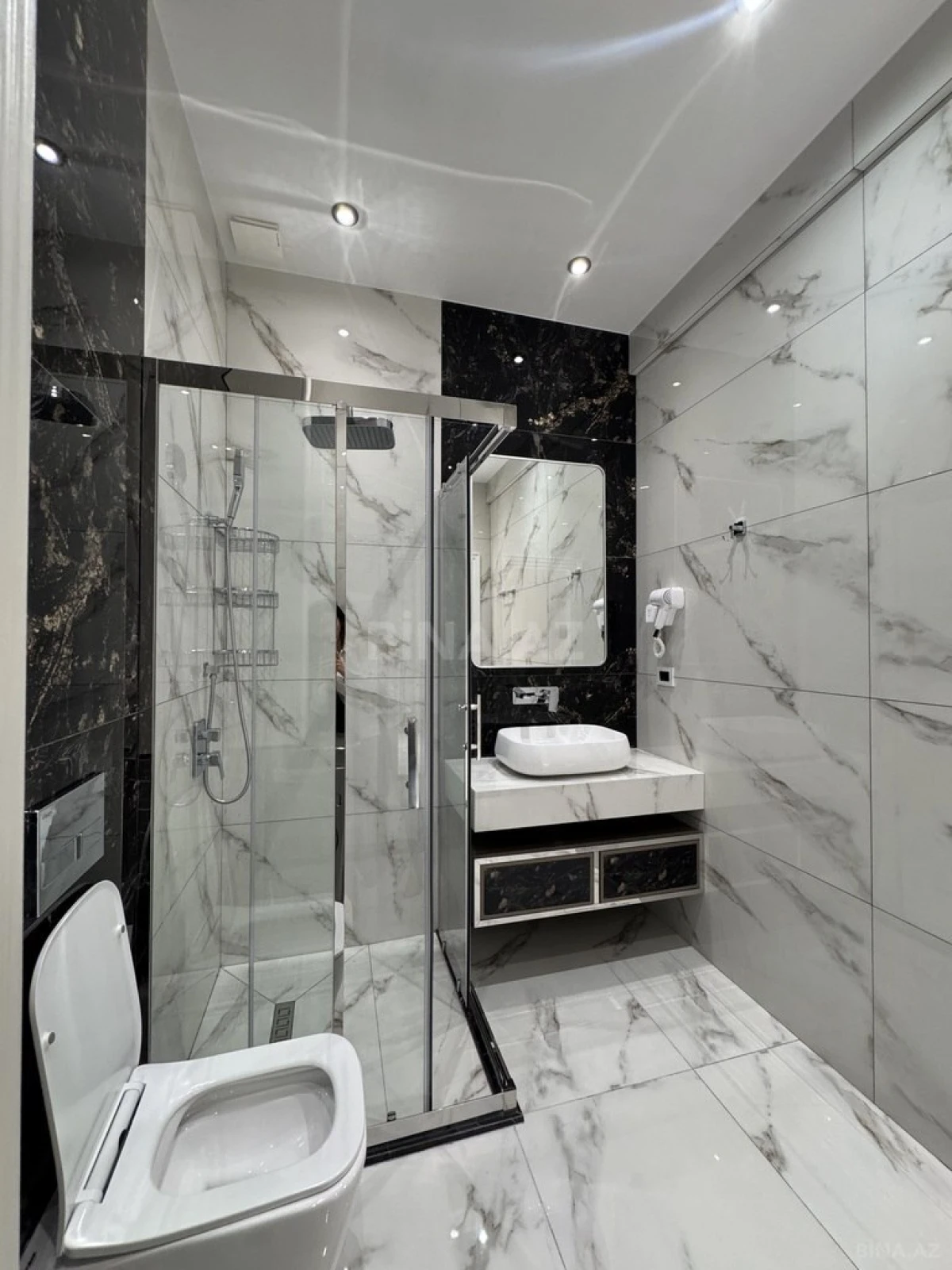 Satılır 2 otaqlı mənzil 68 m²