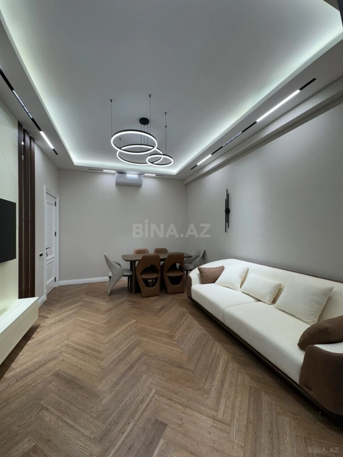 Satılır 2 otaqlı mənzil 68 m²