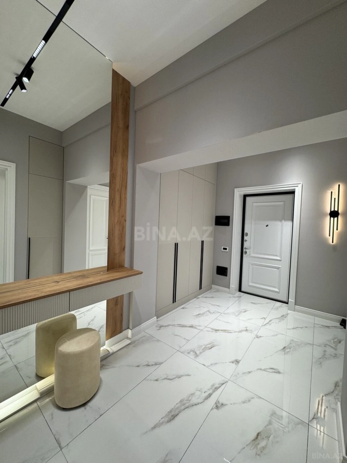 Satılır 2 otaqlı mənzil 68 m²