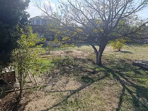 Satılır 6 otaqlı həyət evi 250 m²