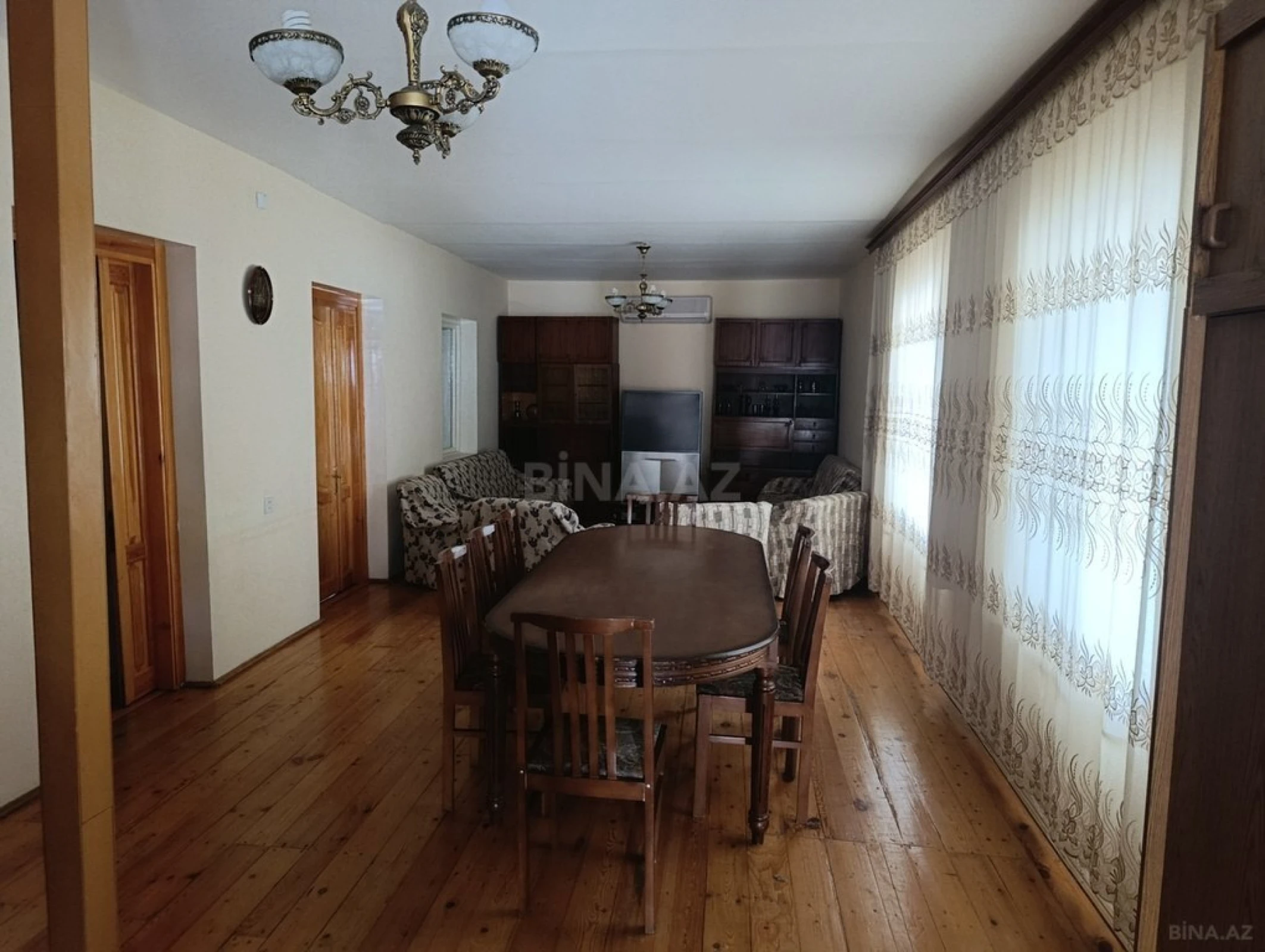 Satılır 6 otaqlı həyət evi 250 m²