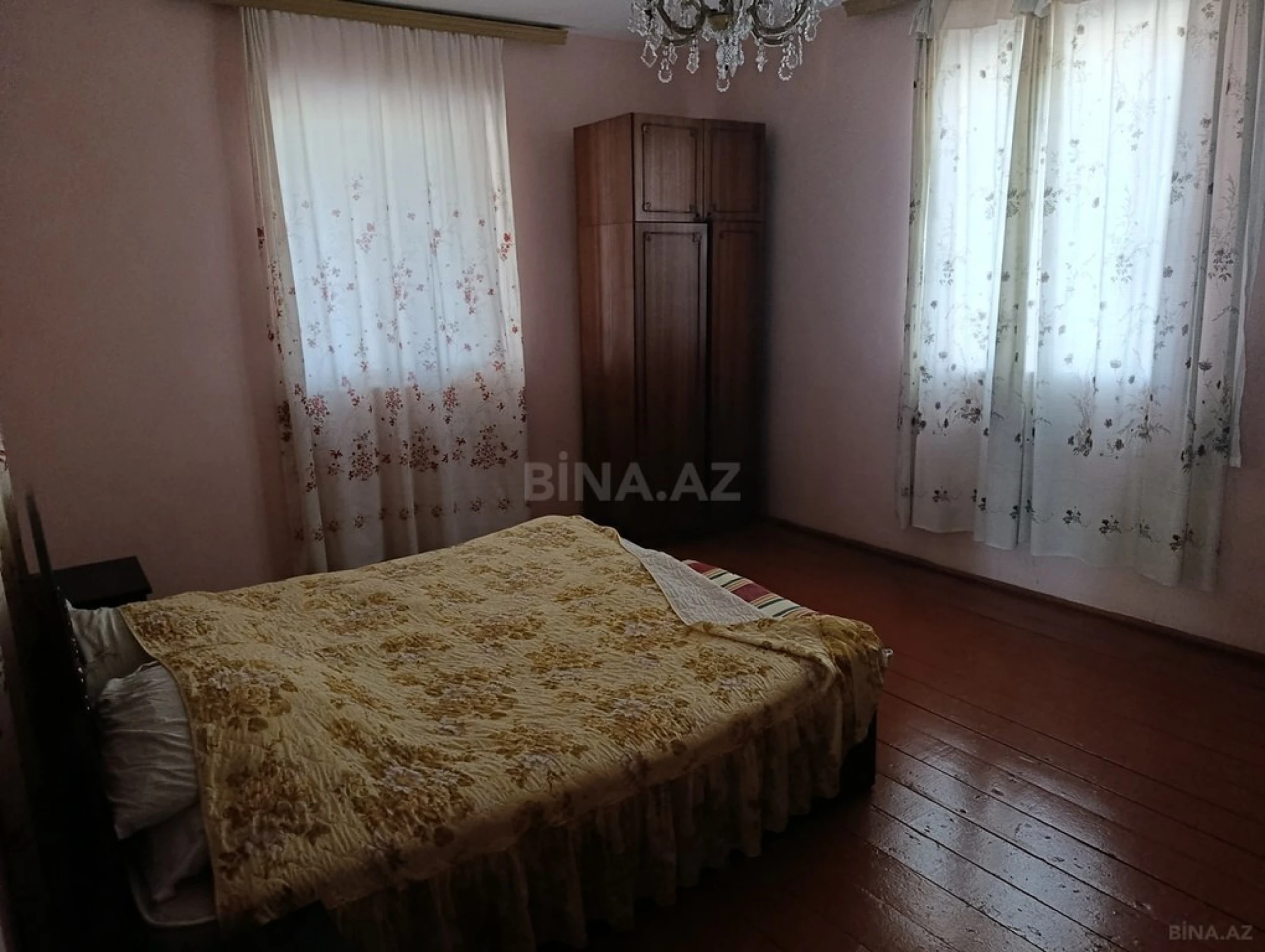 Satılır 6 otaqlı həyət evi 250 m²