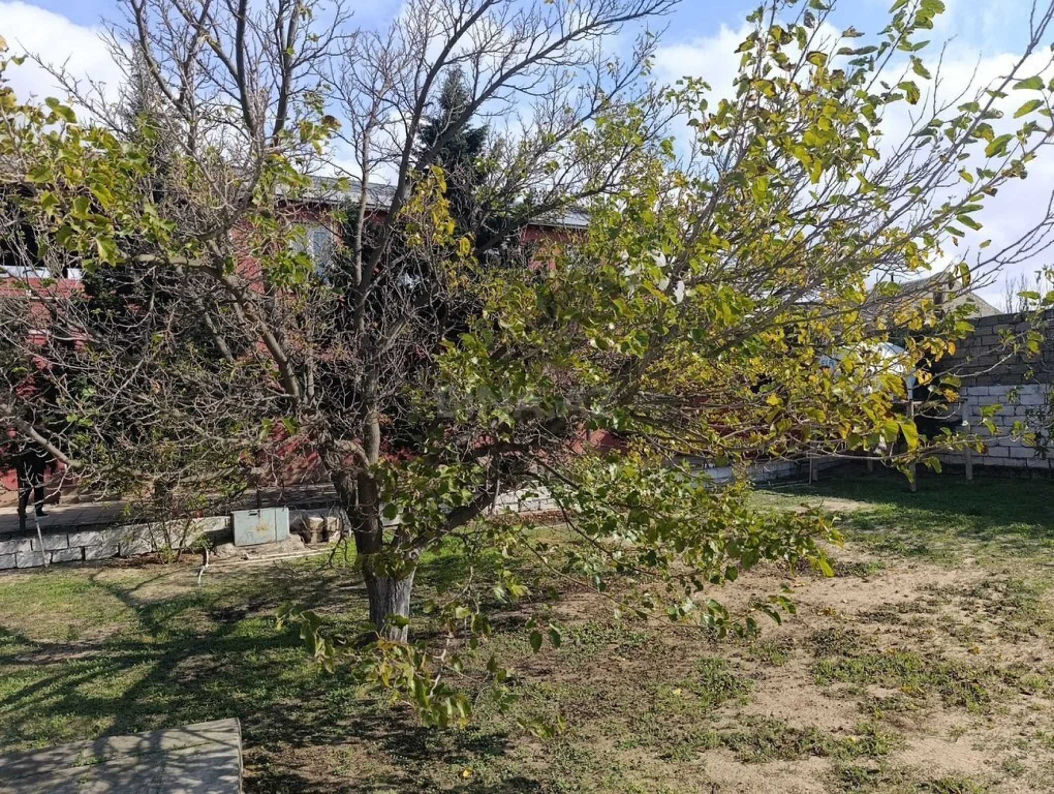 Satılır 6 otaqlı həyət evi 250 m²