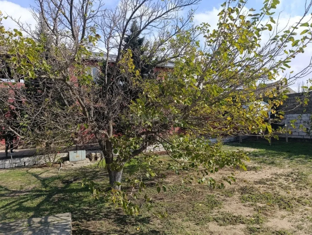 Satılır 6 otaqlı həyət evi 250 m²