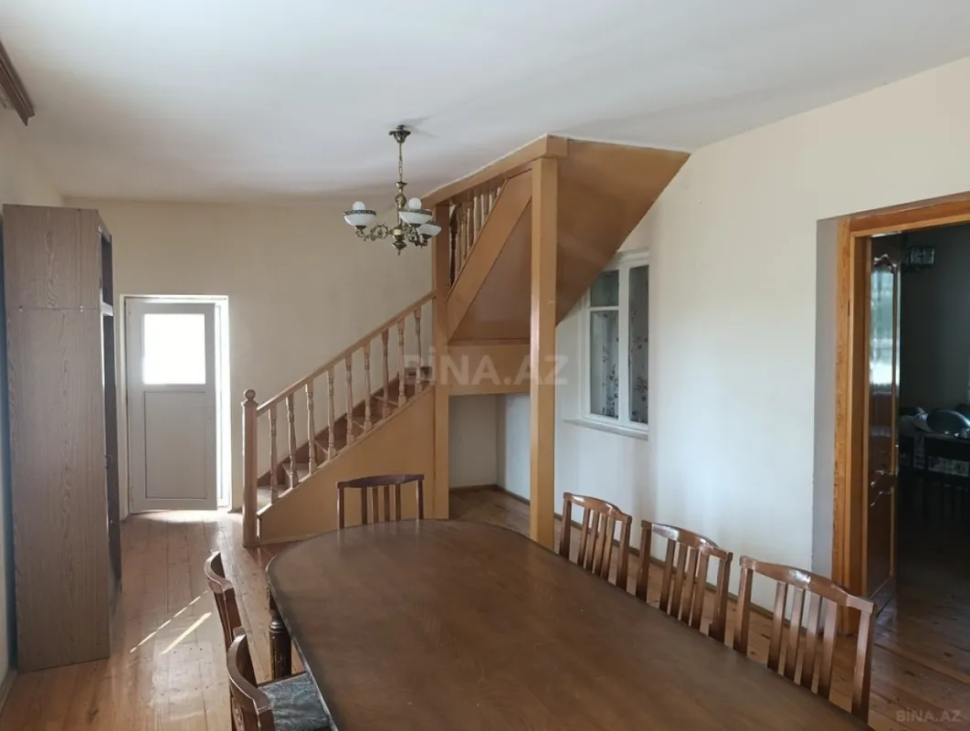 Satılır 6 otaqlı həyət evi 250 m²