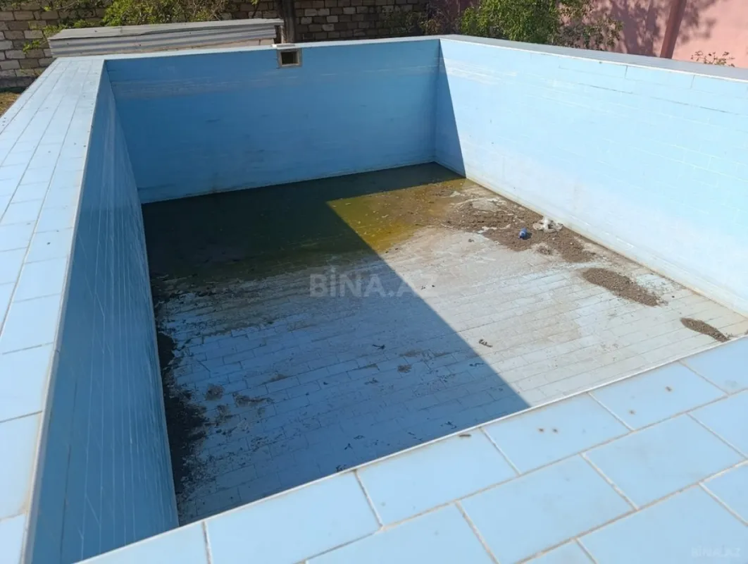 Satılır 6 otaqlı həyət evi 250 m²