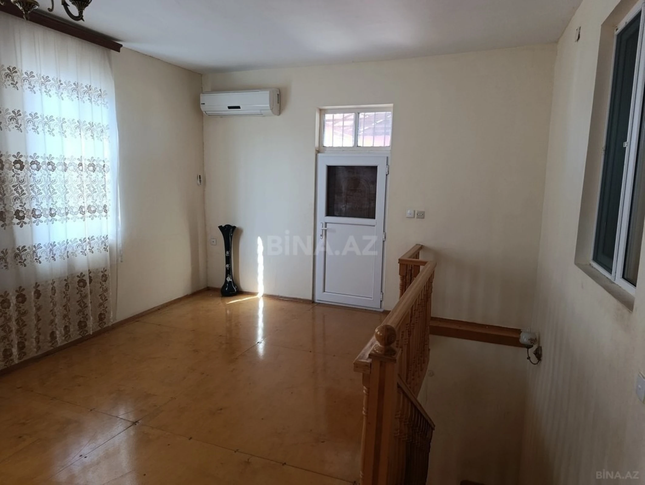 Satılır 6 otaqlı həyət evi 250 m²